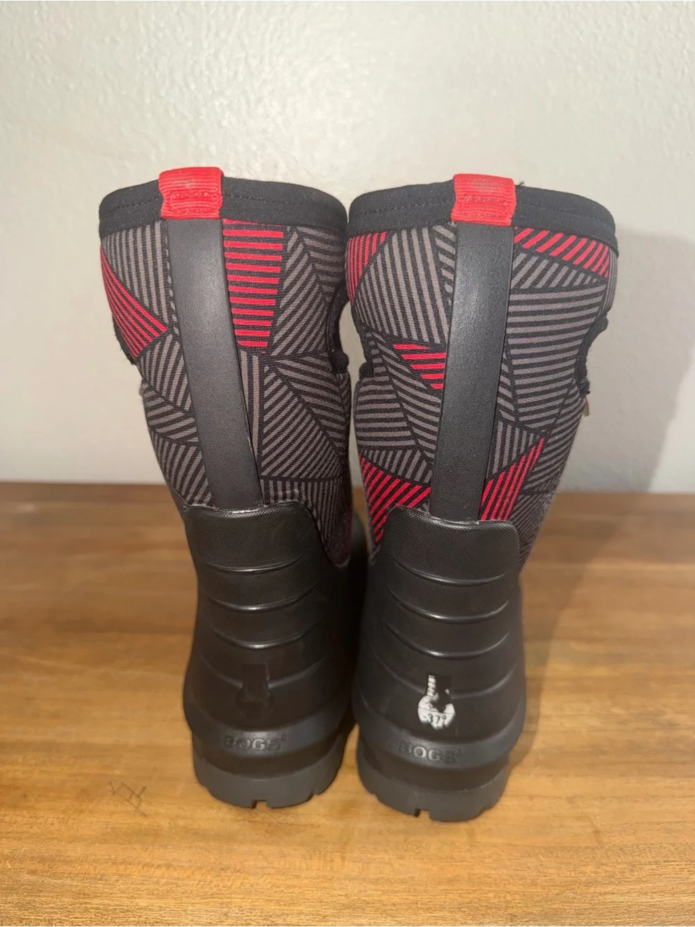 Bogs Kids Black and Red Patterned Waterproof Pull-On Boots